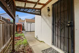 1301 36th St, Sacramento, CA 95816 - Photo 27