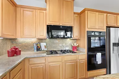 1047 Elsworth Way, Folsom, CA 95630 - Photo 19