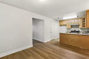 6690 Hometown Way, Sacramento, CA 95828 - Photo 5