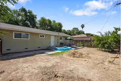 301 S Emerald Avenue, Modesto, CA 95351 - Photo 19