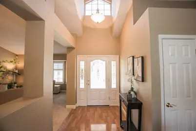 9513 Laguna Lake Way, Elk Grove, CA 95758 - Photo 7