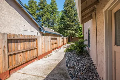 9513 Laguna Lake Way, Elk Grove, CA 95758 - Photo 51