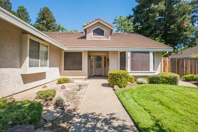 9513 Laguna Lake Way, Elk Grove, CA 95758 - Photo 5