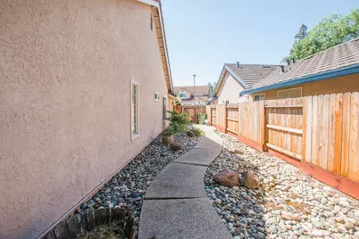 9513 Laguna Lake Way, Elk Grove, CA 95758 - Photo 55