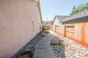 9513 Laguna Lake Way, Elk Grove, CA 95758 - Photo 55