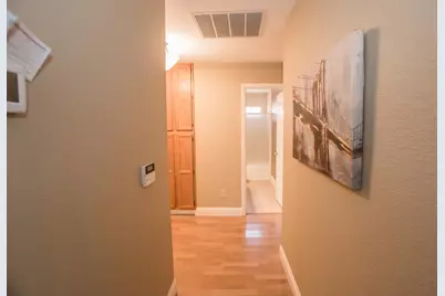 9513 Laguna Lake Way, Elk Grove, CA 95758 - Photo 29
