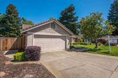 9513 Laguna Lake Way, Elk Grove, CA 95758 - Photo 3