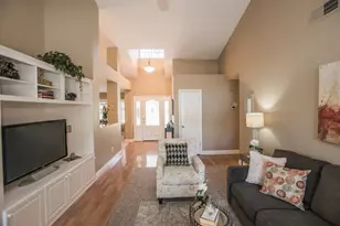 9513 Laguna Lake Way, Elk Grove, CA 95758 - Photo 17