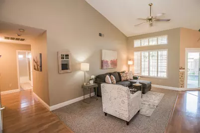 9513 Laguna Lake Way, Elk Grove, CA 95758 - Photo 15