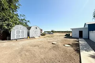 1137 Apricot Ave, Patterson, CA 95363 - Photo 7