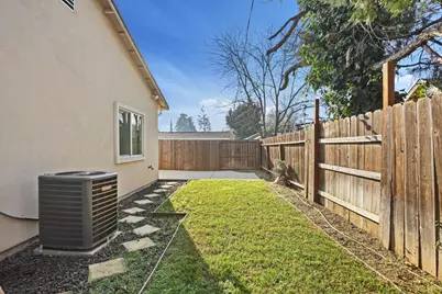 321 E Euclid Avenue, Stockton, CA 95204 - Photo 35
