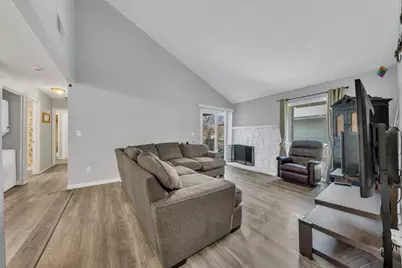 7283 Florin Mall Drive #6, Sacramento, CA 95823 - Photo 5