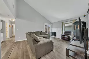 7283 Florin Mall Dr, Sacramento, CA 95823 - Photo 5