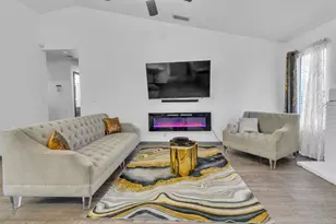 8604 Luciano Ct, Sacramento, CA 95828 - Photo 17