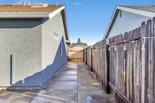 8604 Luciano Ct, Sacramento, CA 95828 - Photo 25