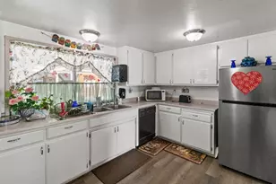 Hobbs Ln, Sacramento, CA 95842 - Photo 47