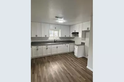 209 Locust Street, Modesto, CA 95351 - Photo 9