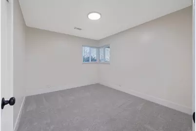 697 E Scott Avenue, Fresno, CA 93710 - Photo 27