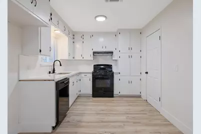 697 E Scott Avenue, Fresno, CA 93710 - Photo 11