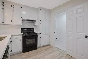 697 E Scott Ave, Fresno, CA 93710 - Photo 13