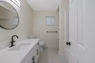 697 E Scott Ave, Fresno, CA 93710 - Photo 31