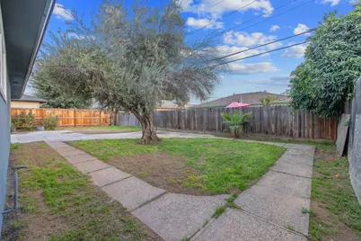 697 E Scott Avenue, Fresno, CA 93710 - Photo 43