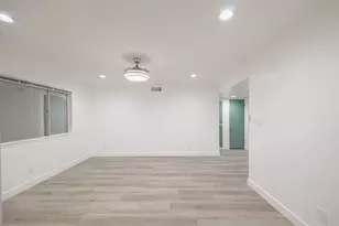 6920 Maita Cir, Sacramento, CA 95820 - Photo 7