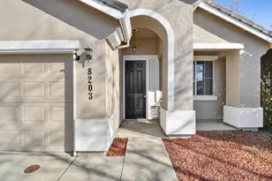 8203 Gardenside Ct, Sacramento, CA 95829 - Photo 3