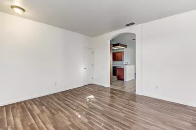 8203 Gardenside Court, Sacramento, CA 95829 - Photo 7