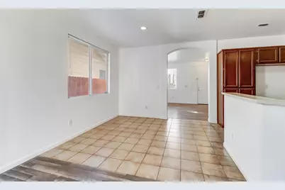 8203 Gardenside Court, Sacramento, CA 95829 - Photo 13