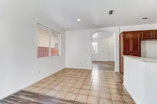 8203 Gardenside Ct, Sacramento, CA 95829 - Photo 13