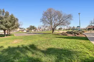 8203 Gardenside Ct, Sacramento, CA 95829 - Photo 43