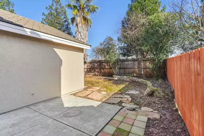 8203 Gardenside Court, Sacramento, CA 95829 - Photo 31