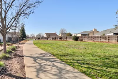 8203 Gardenside Court, Sacramento, CA 95829 - Photo 45