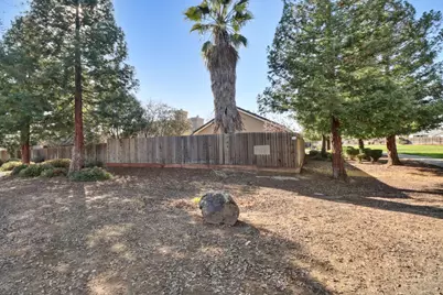 8203 Gardenside Court, Sacramento, CA 95829 - Photo 41