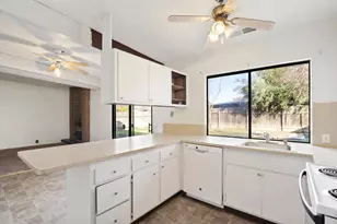 850 Del Oro St, Woodland, CA 95695 - Photo 13