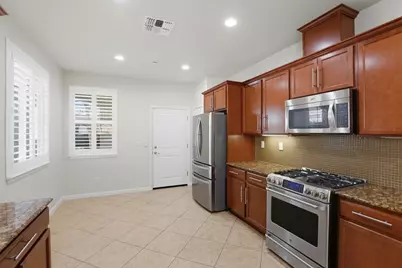 7713 Peak Forest Way, Elk Grove, CA 95757 - Photo 13