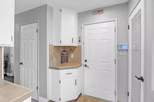 6221 Jack London Cir, Sacramento, CA 95842 - Photo 17