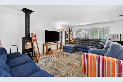 1055 Commons Drive, Sacramento, CA 95825 - Photo 7