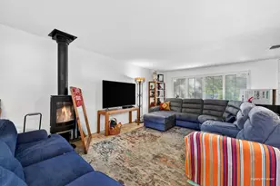 1055 Commons Dr, Sacramento, CA 95825 - Photo 7