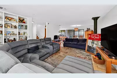 1055 Commons Drive, Sacramento, CA 95825 - Photo 9