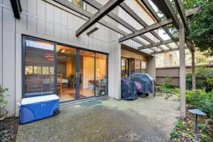 1055 Commons Dr, Sacramento, CA 95825 - Photo 29