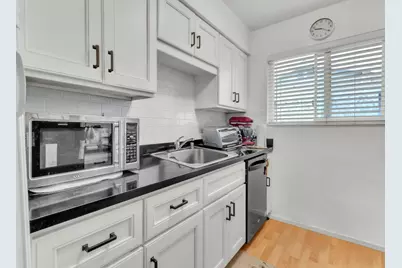 1369 Del Rio Circle #D, Concord, CA 94518 - Photo 5