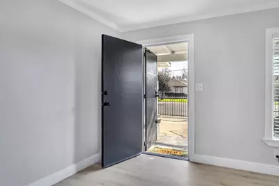 2059 Country Club Boulevard, Stockton, CA 95204 - Photo 9