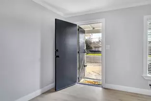 2059 Country Club Blvd, Stockton, CA 95204 - Photo 9