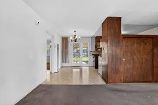 2113 Yorkshire Rd, Sacramento, CA 95815 - Photo 9