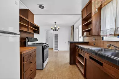 2113 Yorkshire Road, Sacramento, CA 95815 - Photo 11