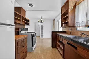 2113 Yorkshire Rd, Sacramento, CA 95815 - Photo 11