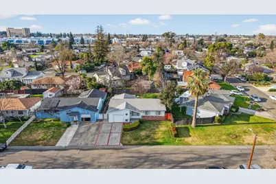 2113 Yorkshire Road, Sacramento, CA 95815 - Photo 37