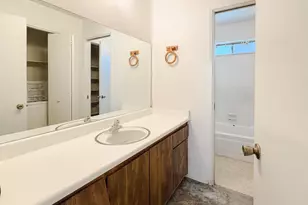 8252 8252 Center Pkwy, Sacramento, CA 95823 - Photo 13